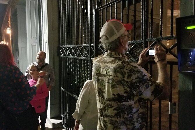 New Orleans Evening Small-Group Haunted Walking Tour - The drink and restroom stops