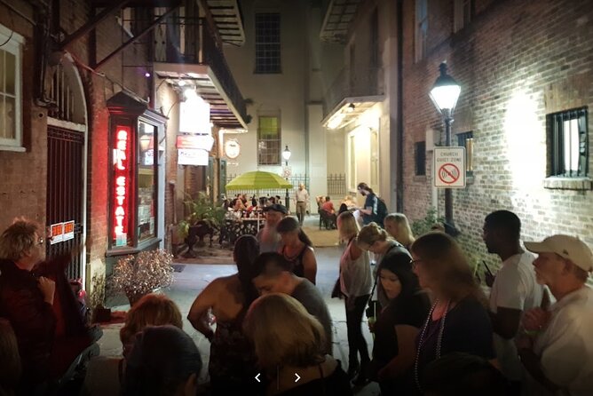 New Orleans' Finest Haunted Pub Tour - The guide can make or break the evening