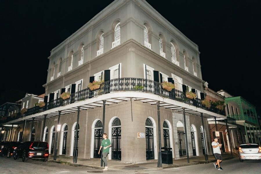 New Orleans: French Quarter Ghost Tour with Interior Visit - Storytelling is the real engine