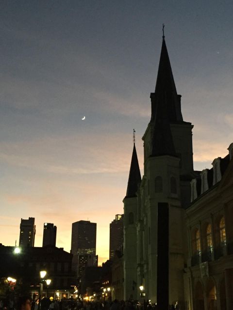 New Orleans: French Quarter Ghosts and True Crime Tour - New Orleans after dark, without the haunted-house act