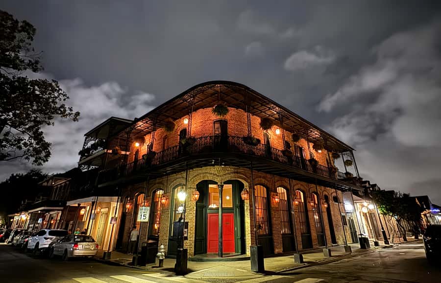 New Orleans: French Quarter Ghosts Haunted Walking Tour - Key things to know
