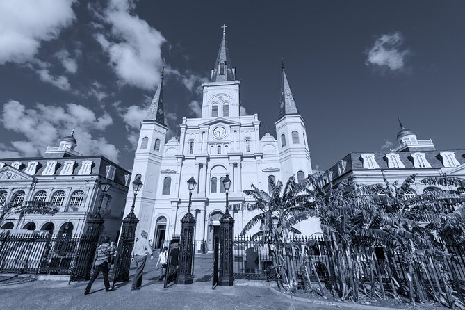 New Orleans Ghost Tour: Go Inside a Haunted Location - A French Quarter walk with a real indoor stop