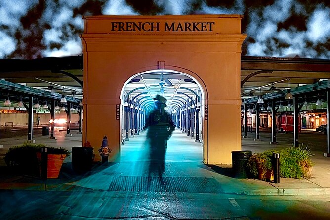 New Orleans Haunted History Ghost Tour - Why the French Quarter works so well after dark
