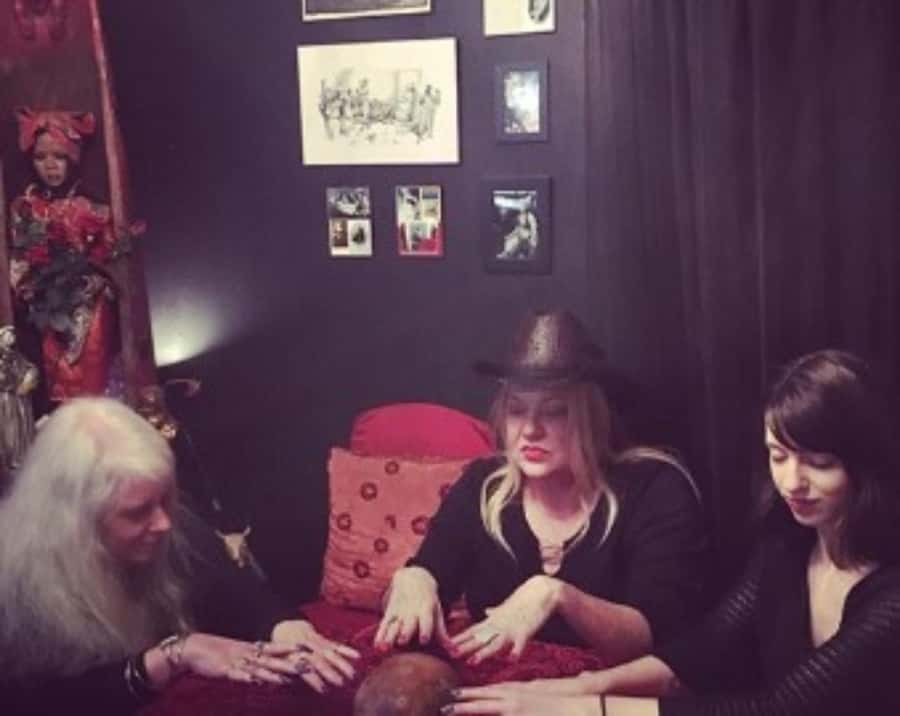 New Orleans: Seance & Paranormal Experience - The second half: a hands-on ghost hunt