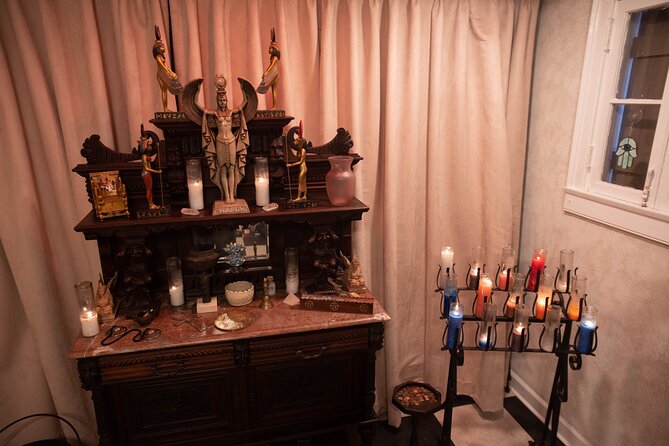 New Orleans Spirits & Spells: Witchcraft, Voodoo, and Ghost Tour - Voodoo Authentica and the limits of the 4pm visit