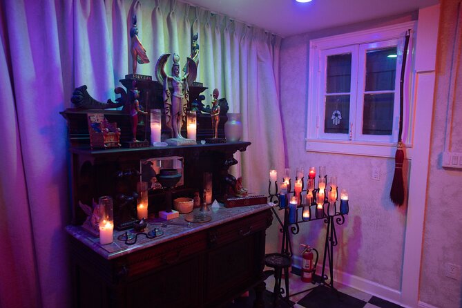 New Orleans Spirits & Spells: Witchcraft, Voodoo, and Ghost Tour - Starting at Hex and ending with a spell