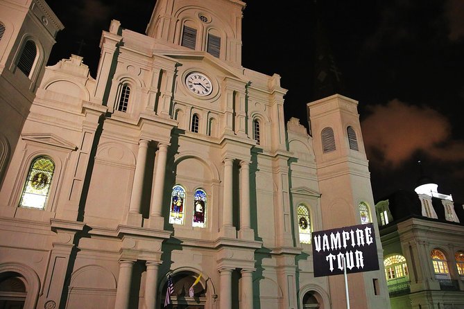 New Orleans Vampire Walking Tour - Jackson Square and the first glimpse of the dark side