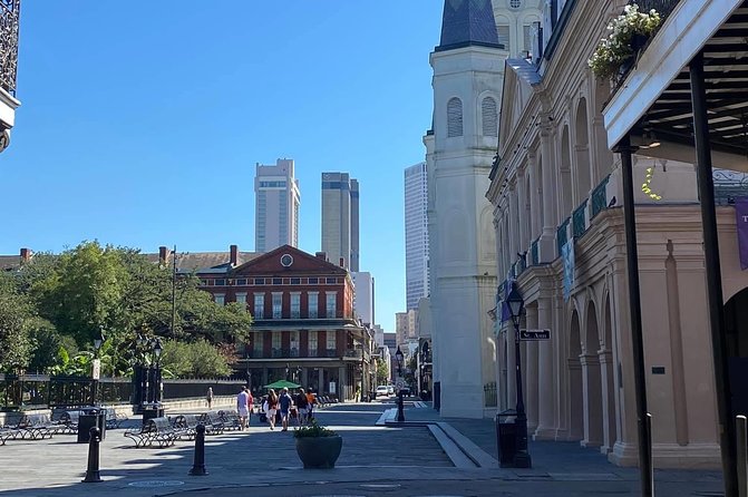 New Orleans: Voodoo, Mystery and Paranormal Tour - Voodoo, vampires, and New Orleans burial customs