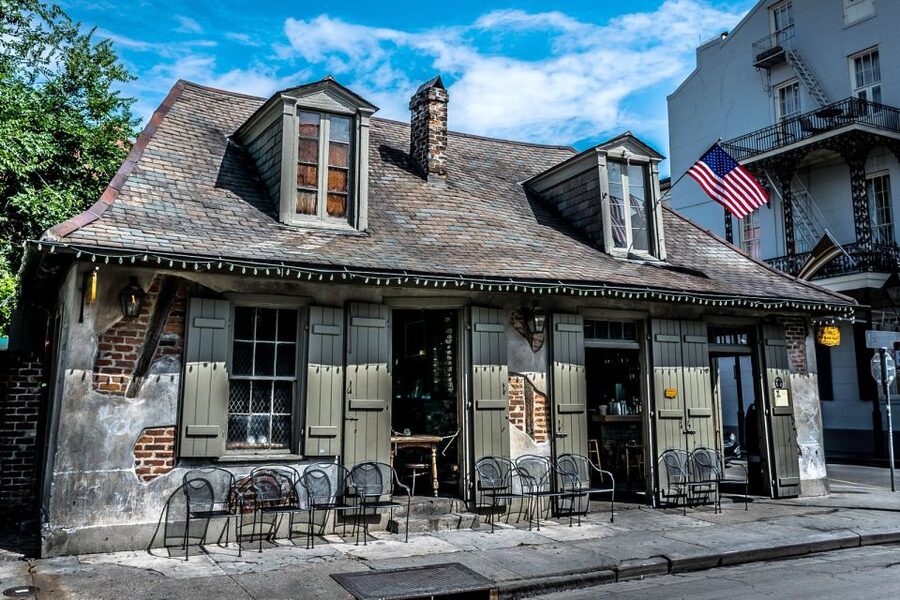 New Orleans: Wicked History Walking Tour with a Local Witch - Why the small group matters