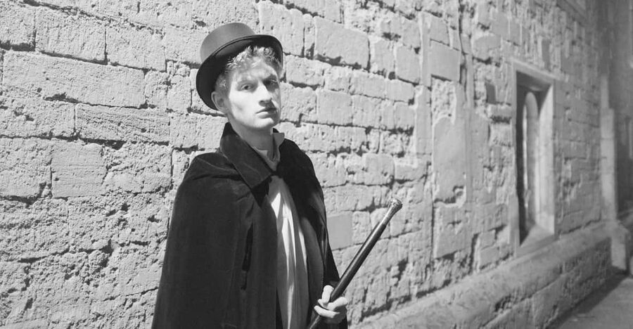 New: Oxford Costumed Ghost Tour In-Character - What the guide adds to the performance