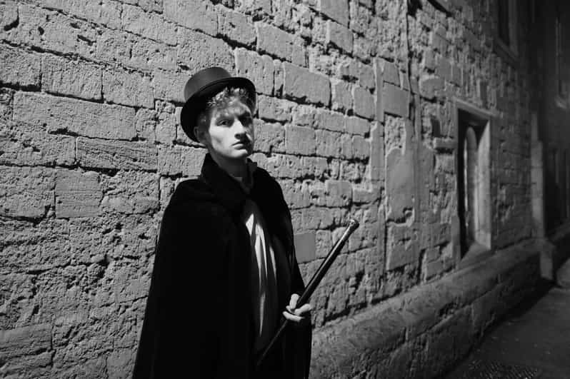 New: Oxford Costumed Ghost Tour In-Character - The pub finish gives the evening a natural ending