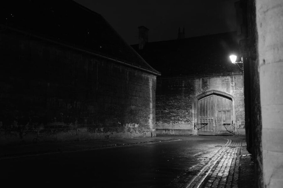 New: Oxford Costumed Ghost Tour In-Character - Who will enjoy this Oxford night walk?