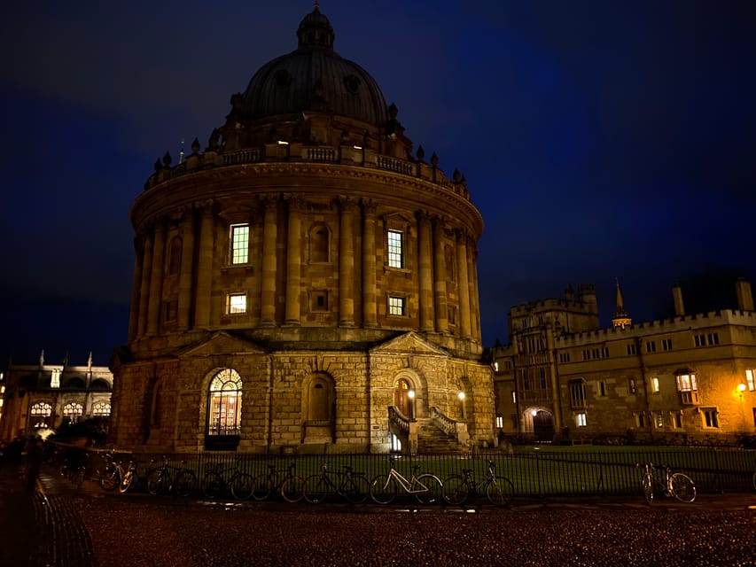 New: Oxford Costumed Ghost Tour In-Character - From dark alleyways to haunted squares