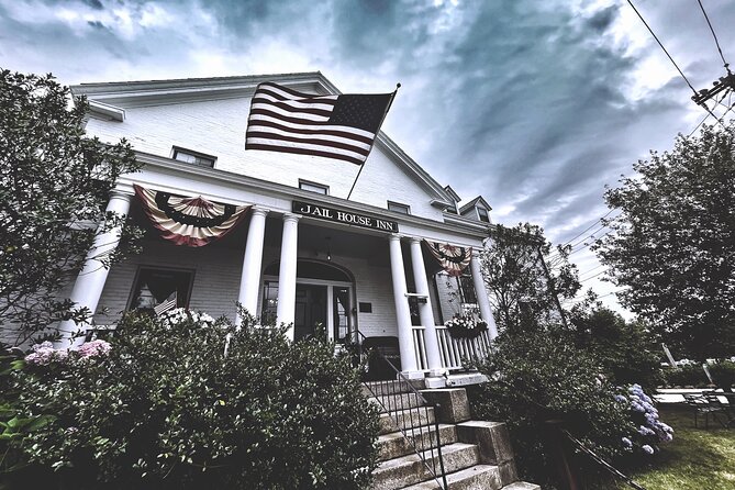 Newport Ghosts: Seaside Hauntings and Hags Tour - Queen Anne Square adds a quieter pause