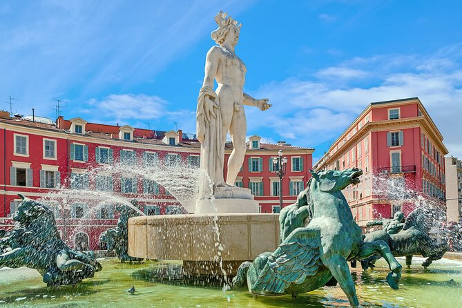 Nice Old Town: Artists & Ghosts Self-Guided Walking Adventure - Statue de Jacques Chirac and Monument aux Morts
