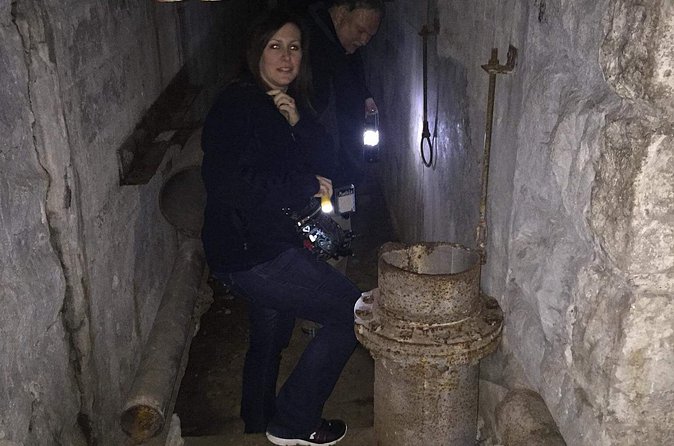 Night Ghost Tour of Pythian Castle in Springfield Missouri - EVP Sessions and Taking Your Own Photos