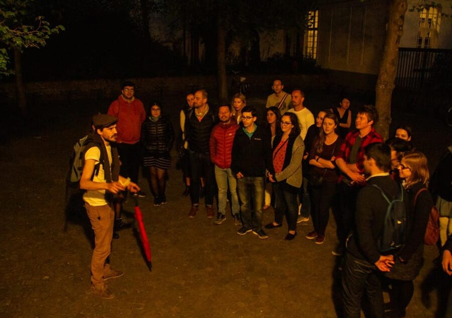 Night Tour: The Dark Side of Bruges - by Legends - Market Square and the familiar face of Bruges