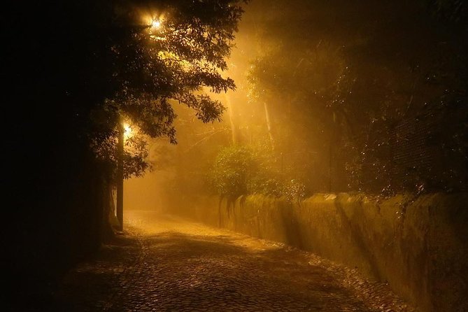 Night Walk: "From the Ghosts of the Castle to the Apparitions of the Mountains" - Why a night walk changes Sintra