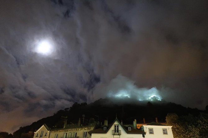 Night Walk: "From the Ghosts of the Castle to the Apparitions of the Mountains" - Miguel Boim’s storytelling is the main attraction