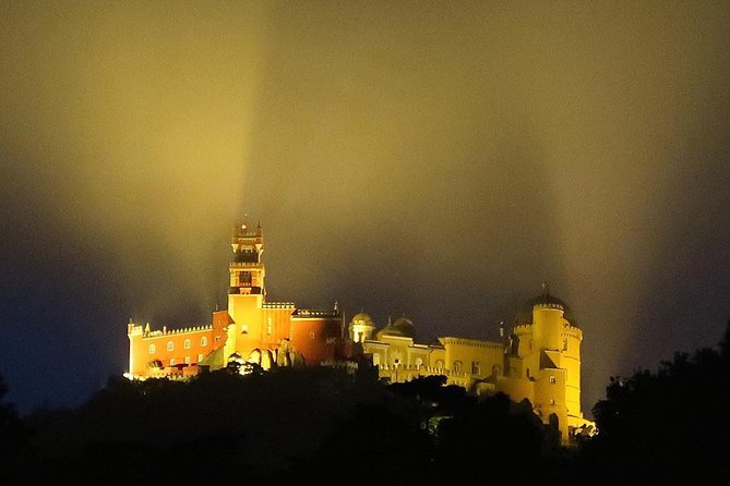 Night Walk: "From the Ghosts of the Castle to the Apparitions of the Mountains" - What you actually see after dark