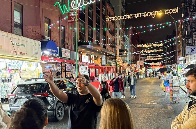 NYC Dark History Walking Tour: Ghosts, Murders, and Mafia - Chinatown and the violent history of Doyers Street