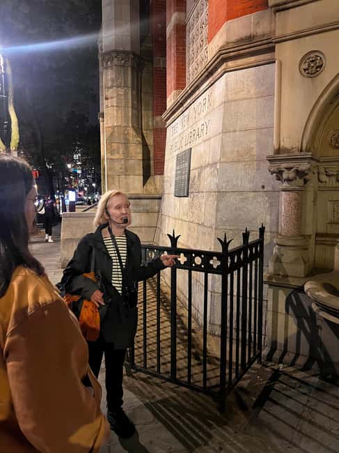 NYC: Ghosts of Greenwich Village 2 Hour Walking Tour - Why Greenwich Village makes a good ghost-tour setting