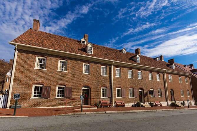 Old Salem's Ghost Self Guided Outside Walking Tour - Why the self-guided format works