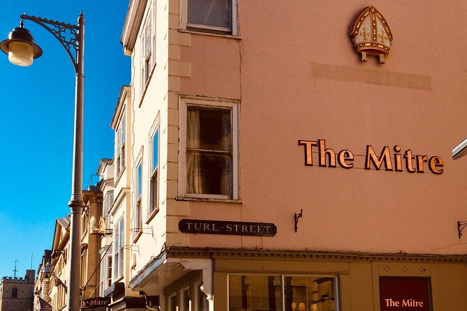 Oxford Official Ghost Tour - Broad Street at 6pm: begin with Oxford’s old streets