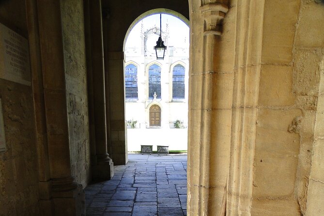 Oxford Official Ghost Tour - Ghost stories supported by local history