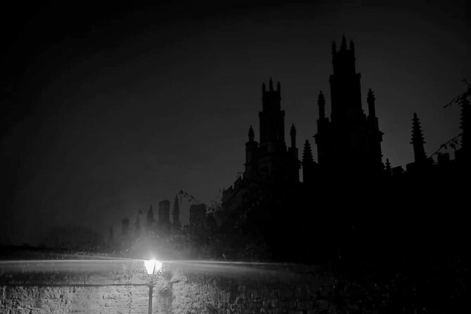 Oxford Twilight Ghost Tour - Group size, language, and practical comfort