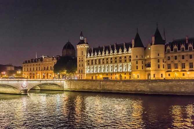 Paris by Night Walking Tour: Ghosts, Mysteries and Legends - Starting beside Pont Neuf after dark