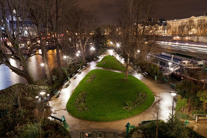 Paris by Night Walking Tour: Ghosts, Mysteries and Legends - Finishing at Hôtel de Ville