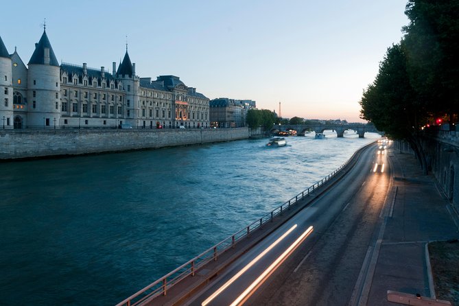 Paris by Night Walking Tour: Ghosts, Mysteries and Legends - Ghost stories, legends, or a history lesson?