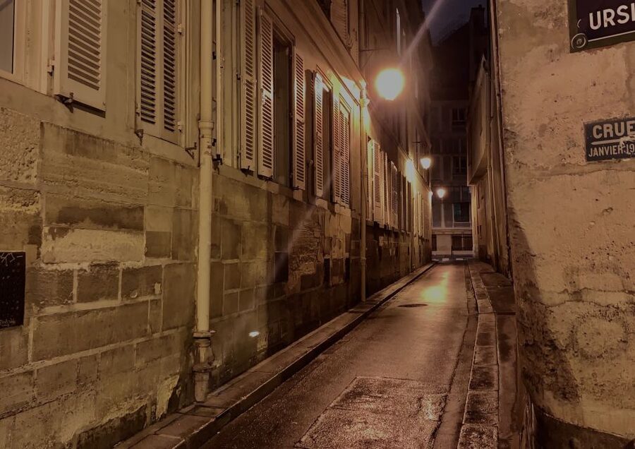 Paris: Dark History and Ghostly Guided Walking Tour - Notre Dame and the symbols on its stone