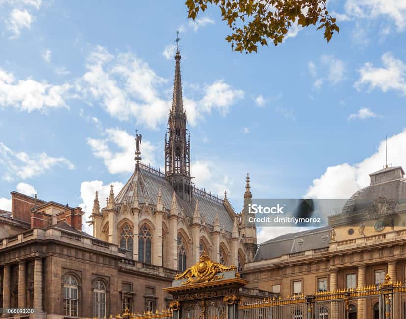 Paris: Ghosts and Dark Stories Guided Walking Tour - The Conciergerie and revolutionary spirits