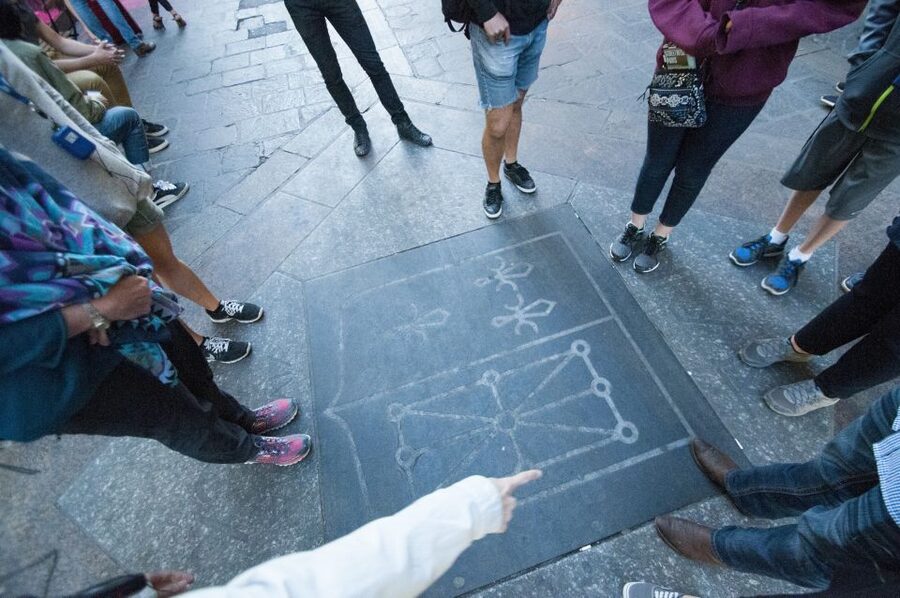 Paris: Ghosts, Legends & Mysteries Evening Walking Tour - Why Paris feels different after sunset