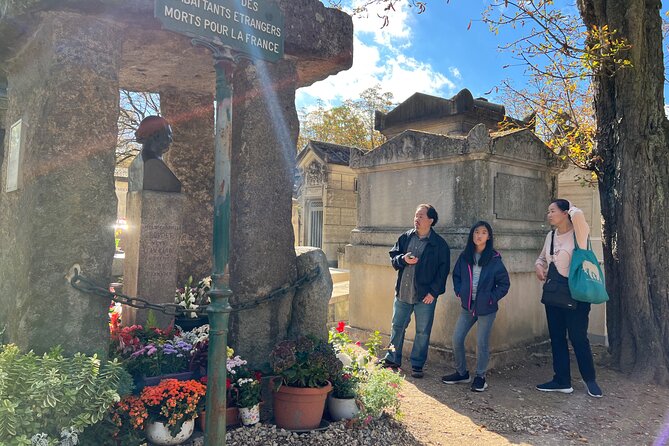 Paris: Haunted Père Lachaise Cemetery Guided Tour - Two hours on cobblestones and stairs