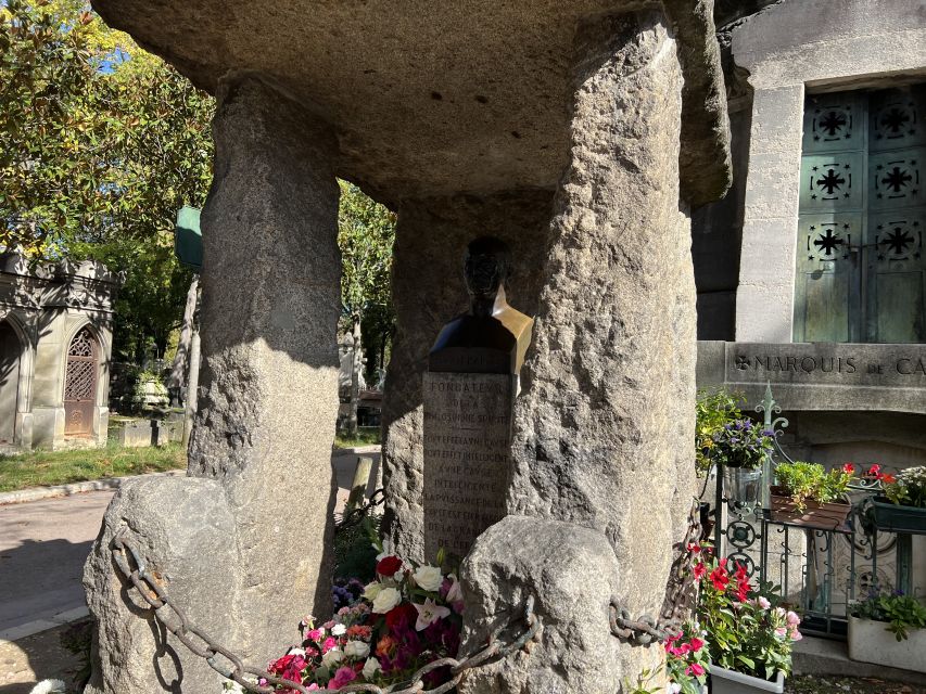 Paris: Haunted Père Lachaise Cemetery Guided Tour - Who will enjoy this unusual Paris walk