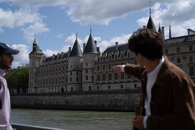 Paris Mysterious and Dark Stories Walking Tour - Small Group - Square du Vert-Galant and the Knights Templar