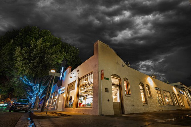 Pasadena Ghost Tour: Purgatory Phantoms - Pasadena after dark, with the city doing most of the work