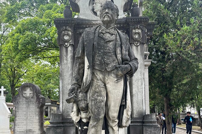 Père Lachaise's Cemetery Celebrities and Ghosts Mystery Tour - What the two-hour walk can and cannot cover