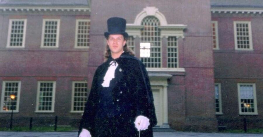 Philadelphia Ghost Tour by Candlelight - Starting at Signers Garden near Independence Hall