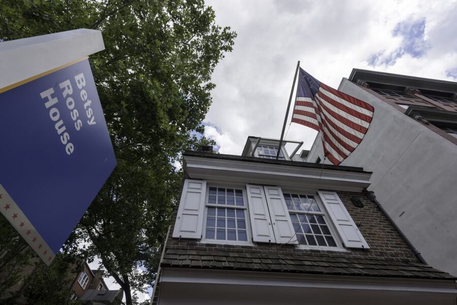 Philadelphia: Ghosts of Philadelphia Walking Tour - Alexander Hamilton’s former home and the spirit of the founding era