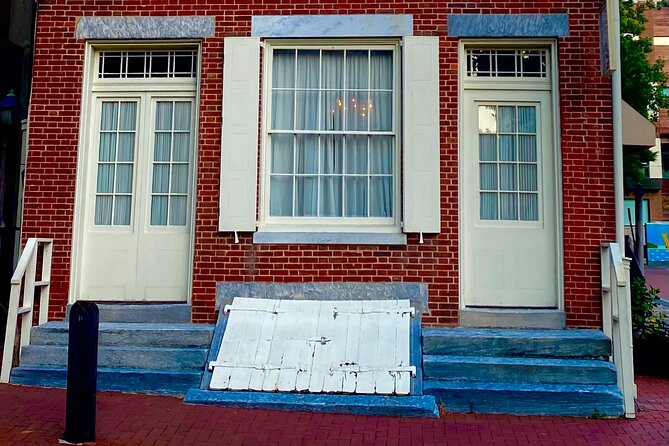 Philadelphia Haunted Ghost Smartphone Guided Audio Walking Tour - Old City’s banks, homes, and tavern tales