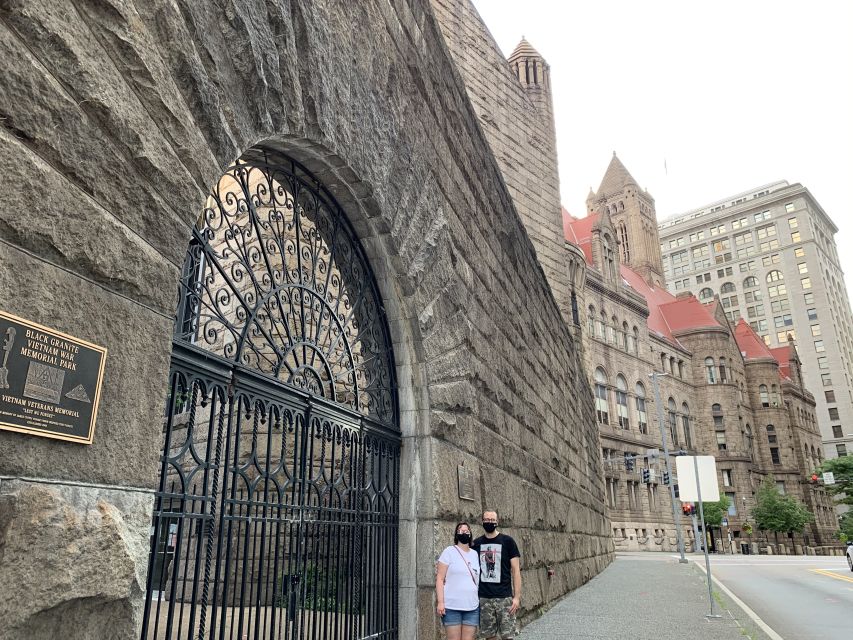 Pittsburgh: Evening Ghost & History Downtown Walking Tour - Finding the meeting point near the convention center