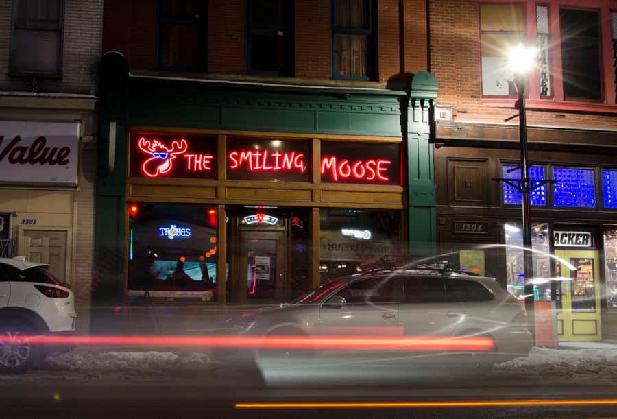 Pittsburgh: Sinister Shadows of Steel City Ghost Tour - The ghostly child and the uneasy bar bathroom