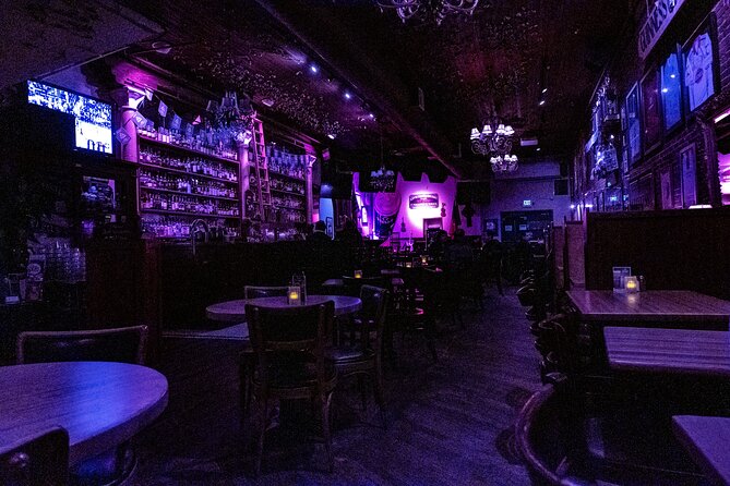 Portland: Ghosts Boos and Booze Haunted Pub Crawl - Kell’s Irish Pub and the most theatrical stories