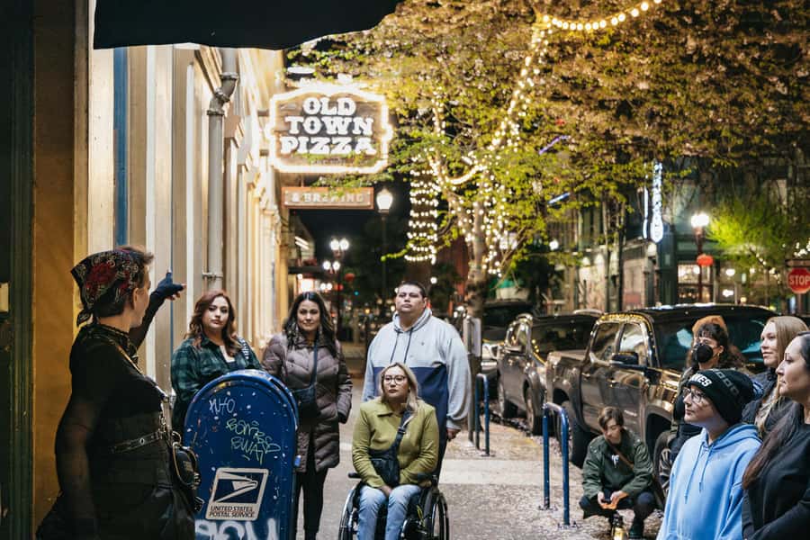 Portland: Ghosts, Poltergeists, and Psychopaths Walking Tour - A haunted hotel and eight locations in total