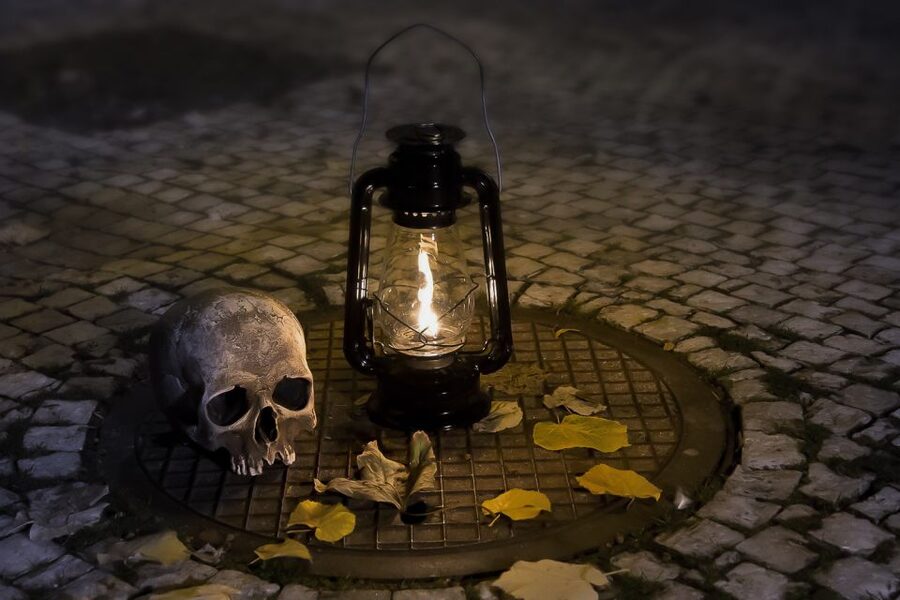 Prague: Ghosts and Legends Nighttime Guided Walking Tour - Secret stops and the value of not knowing everything