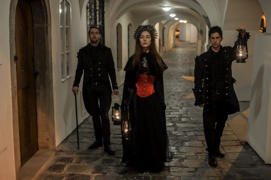 Prague: Ghosts and Legends Nighttime Guided Walking Tour - The guides make or break the evening